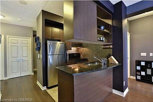 1101-2391 Central Park Drive, Oakville, ON - Indoor Photo Showing Kitchen With Double Sink