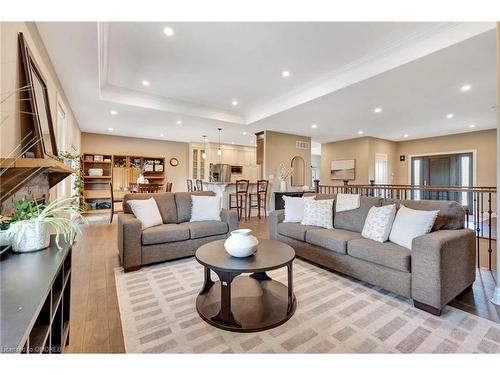 7 Gavin Drive, Freelton, ON - Indoor Photo Showing Living Room