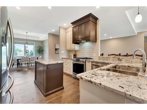 7 Gavin Drive, Freelton, ON - Indoor Photo Showing Kitchen With Double Sink With Upgraded Kitchen