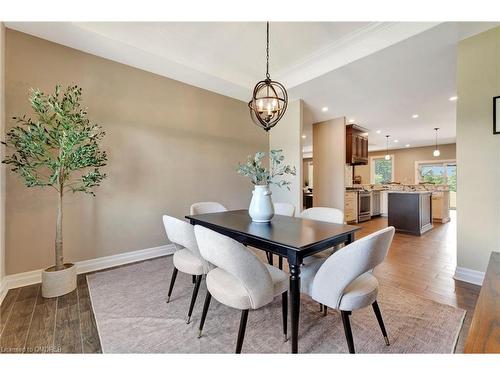 7 Gavin Drive, Freelton, ON - Indoor Photo Showing Dining Room