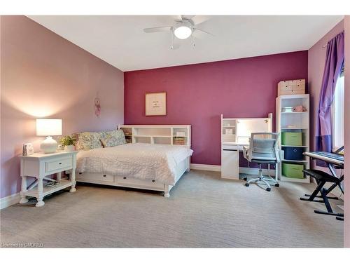 7 Gavin Drive, Freelton, ON - Indoor Photo Showing Bedroom