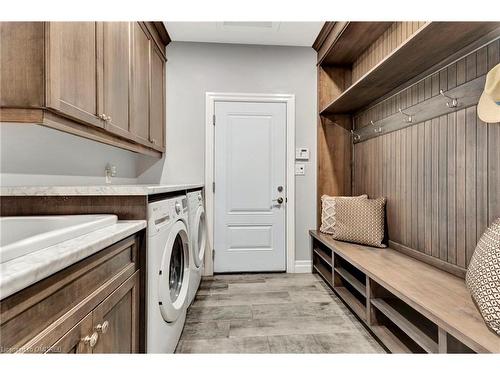 7 Gavin Drive, Freelton, ON - Indoor Photo Showing Laundry Room