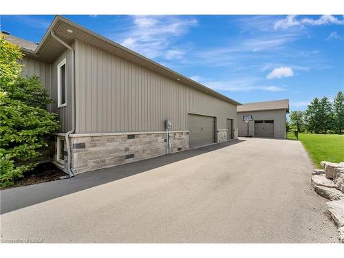 7 Gavin Drive, Freelton, ON - Outdoor