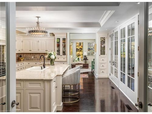 88 Wolfdale Avenue, Oakville, ON - Indoor Photo Showing Kitchen