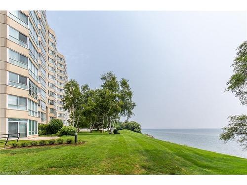 610-5280 Lakeshore Road, Burlington, ON - Outdoor With Body Of Water