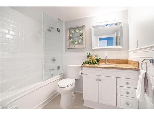 610-5280 Lakeshore Road, Burlington, ON - Indoor Photo Showing Bathroom