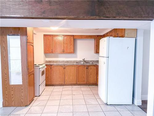 33 Shadyside Avenue, Hamilton, ON - Indoor Photo Showing Kitchen With Double Sink