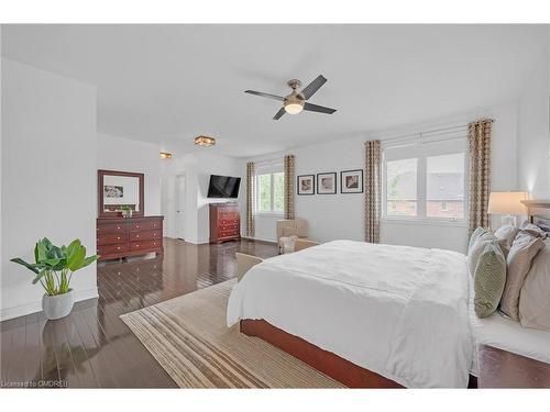 1385 Arrowhead Road, Oakville, ON - Indoor Photo Showing Bedroom