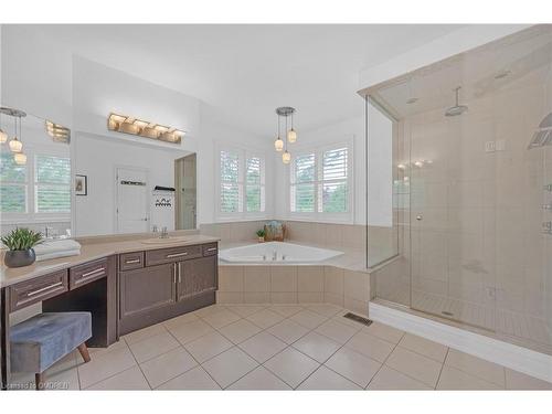 1385 Arrowhead Road, Oakville, ON - Indoor Photo Showing Bathroom