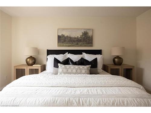 2423 Postmaster Drive, Oakville, ON - Indoor Photo Showing Bedroom