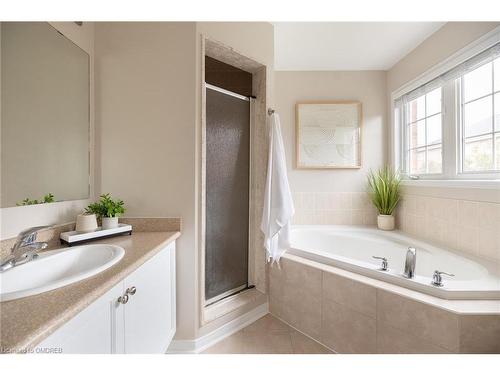 2423 Postmaster Drive, Oakville, ON - Indoor Photo Showing Bathroom