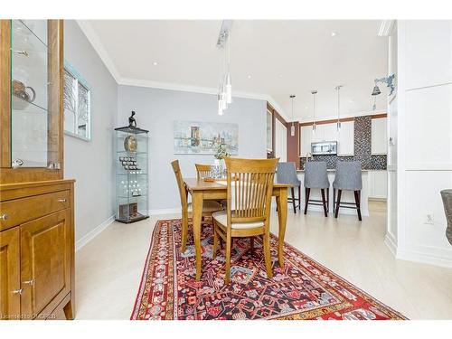 301-33 Whitmer Street, Milton, ON - Indoor Photo Showing Dining Room