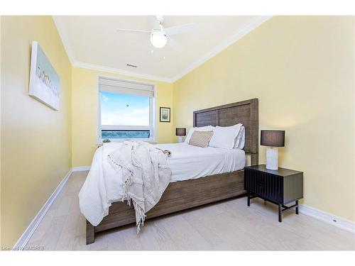 301-33 Whitmer Street, Milton, ON - Indoor Photo Showing Bedroom