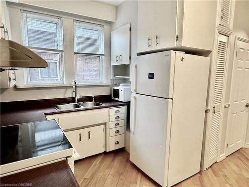 1-220 Maplewood Avenue, Hamilton, ON - Indoor Photo Showing Kitchen With Double Sink