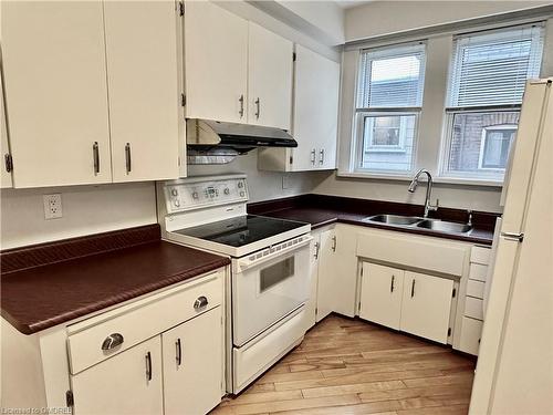 1-220 Maplewood Avenue, Hamilton, ON - Indoor Photo Showing Kitchen With Double Sink