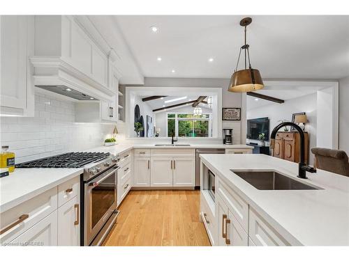 3 Thornhill Avenue, Toronto, ON - Indoor Photo Showing Kitchen With Upgraded Kitchen