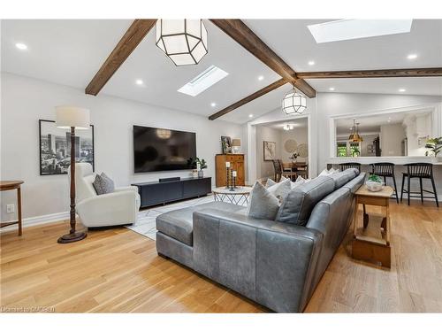 3 Thornhill Avenue, Toronto, ON - Indoor Photo Showing Living Room