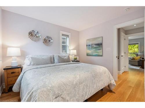 3 Thornhill Avenue, Toronto, ON - Indoor Photo Showing Bedroom