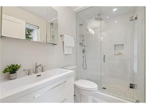 3 Thornhill Avenue, Toronto, ON - Indoor Photo Showing Bathroom