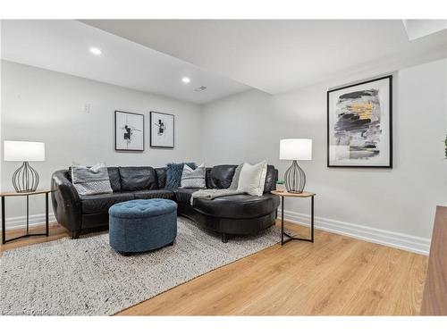 3 Thornhill Avenue, Toronto, ON - Indoor Photo Showing Living Room