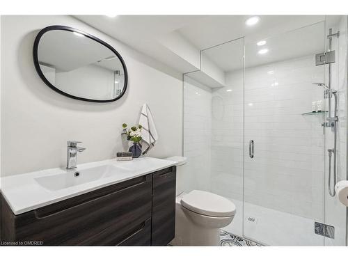 3 Thornhill Avenue, Toronto, ON - Indoor Photo Showing Bathroom