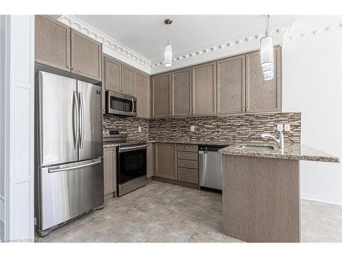 3078 Janice Drive, Oakville, ON - Indoor Photo Showing Kitchen With Upgraded Kitchen