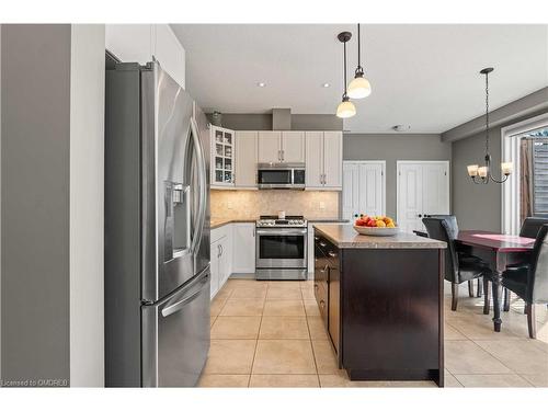 21 Melody Lane Lane, Grand Valley, ON - Indoor Photo Showing Kitchen With Upgraded Kitchen