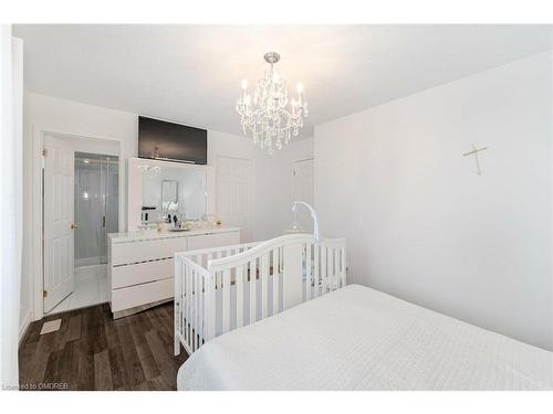 51 Yeaman Drive, Cambridge, ON - Indoor Photo Showing Bedroom