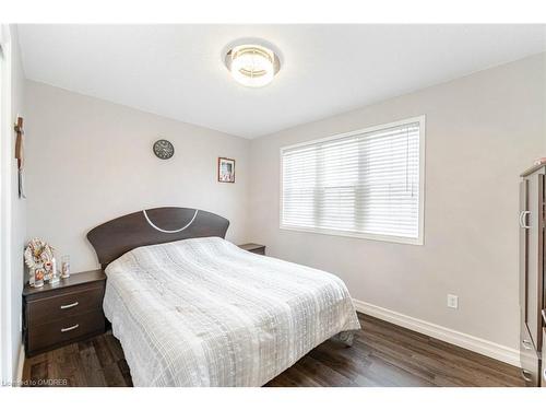 51 Yeaman Drive, Cambridge, ON - Indoor Photo Showing Bedroom