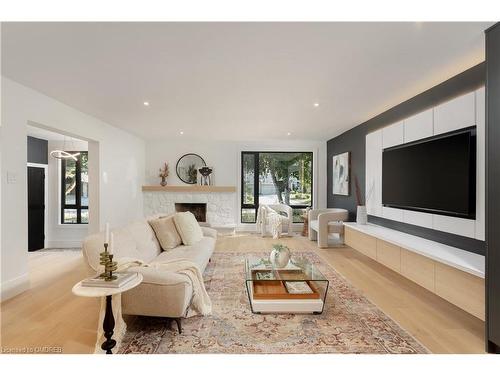 1146 Talka Court, Mississauga, ON - Indoor Photo Showing Living Room