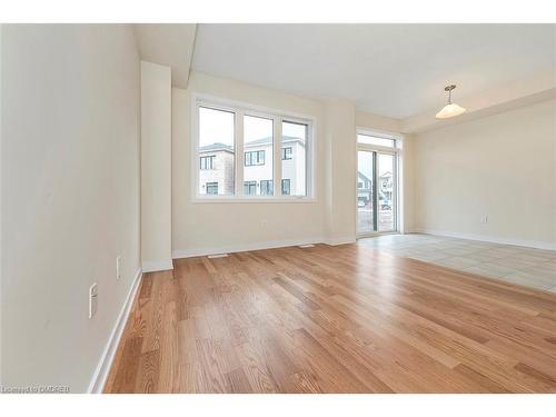 132 Eastbridge Avenue, Welland, ON - Indoor Photo Showing Other Room