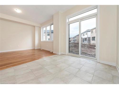 132 Eastbridge Avenue, Welland, ON - Indoor Photo Showing Other Room