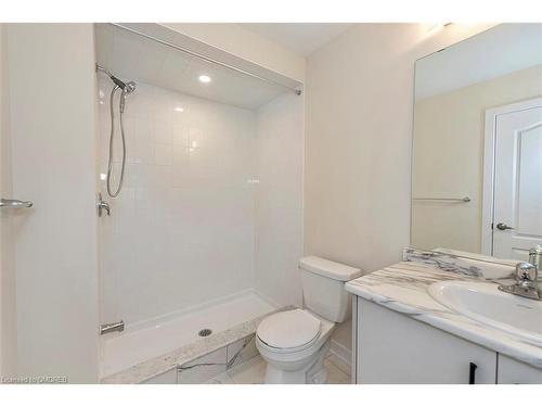 132 Eastbridge Avenue, Welland, ON - Indoor Photo Showing Bathroom