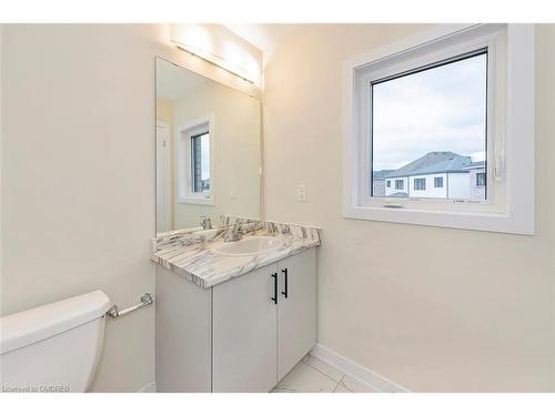 132 Eastbridge Avenue, Welland, ON - Indoor Photo Showing Bathroom