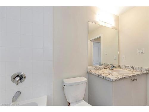 132 Eastbridge Avenue, Welland, ON - Indoor Photo Showing Bathroom