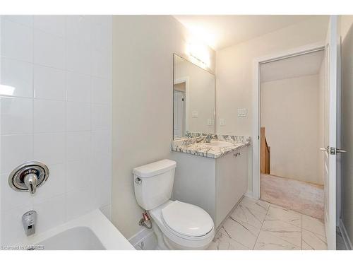 132 Eastbridge Avenue, Welland, ON - Indoor Photo Showing Bathroom