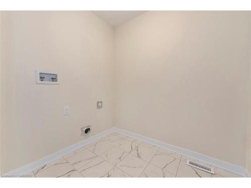 132 Eastbridge Avenue, Welland, ON - Indoor Photo Showing Other Room