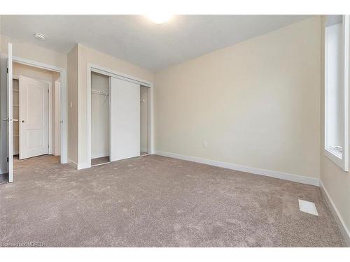 132 Eastbridge Avenue, Welland, ON - Indoor Photo Showing Other Room