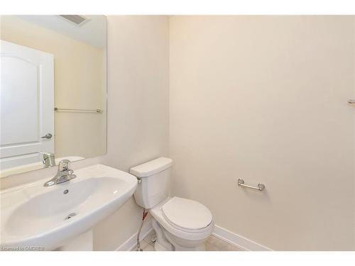 132 Eastbridge Avenue, Welland, ON - Indoor Photo Showing Bathroom