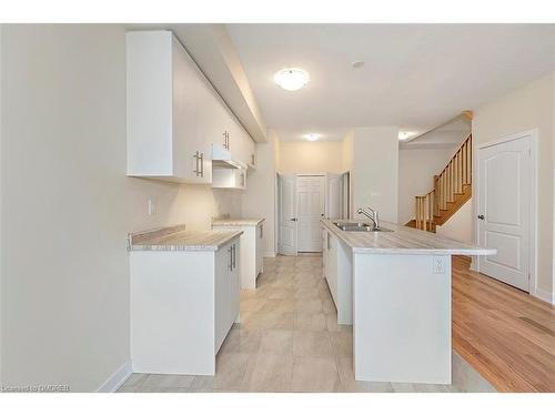 132 Eastbridge Avenue, Welland, ON - Indoor Photo Showing Kitchen With Double Sink