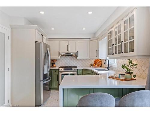 467 Hedgerow Lane, Oakville, ON - Indoor Photo Showing Kitchen With Stainless Steel Kitchen With Upgraded Kitchen