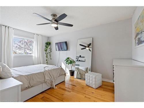 467 Hedgerow Lane, Oakville, ON - Indoor Photo Showing Bedroom