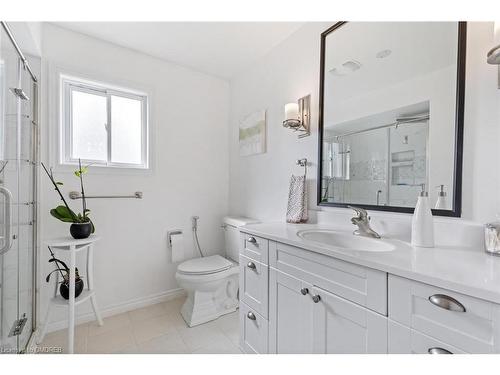 467 Hedgerow Lane, Oakville, ON - Indoor Photo Showing Bathroom