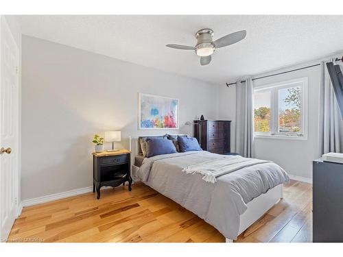 467 Hedgerow Lane, Oakville, ON - Indoor Photo Showing Bedroom