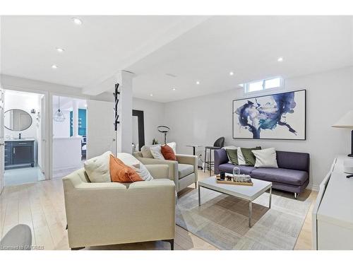 467 Hedgerow Lane, Oakville, ON - Indoor Photo Showing Living Room