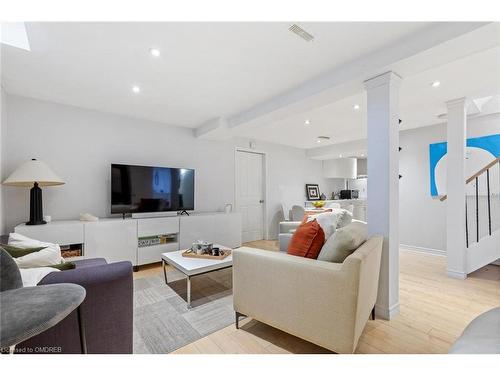 467 Hedgerow Lane, Oakville, ON - Indoor Photo Showing Living Room