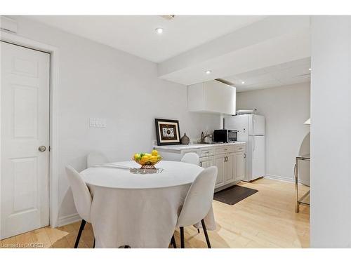 467 Hedgerow Lane, Oakville, ON - Indoor Photo Showing Dining Room