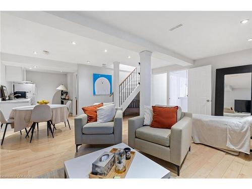 467 Hedgerow Lane, Oakville, ON - Indoor Photo Showing Living Room