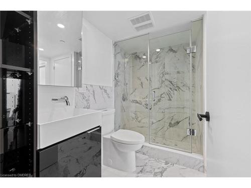 1905-370 Martha Street, Burlington, ON - Indoor Photo Showing Bathroom