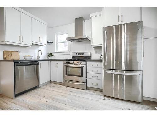 393 Weber Street E, Kitchener, ON - Indoor Photo Showing Kitchen